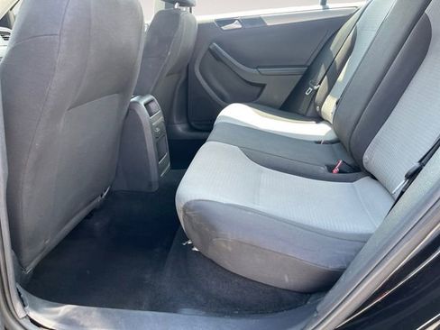 Used 2017 Volkswagen Jetta S image 29