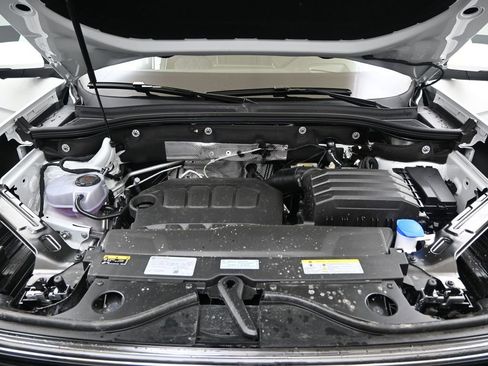 Used 2025 Volkswagen Atlas Cross Sport SEL Premium R-Line image 9