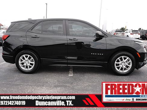 Used 2022 Chevrolet Equinox LS w/ Driver Confidence II Package image 6