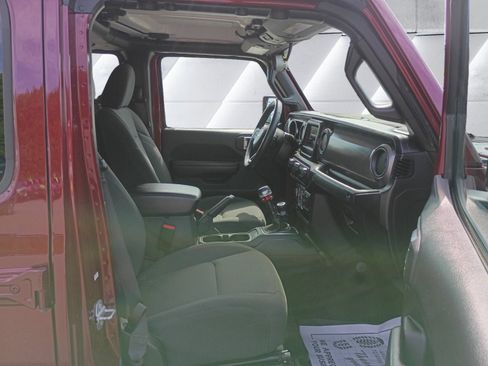 Used 2021 Jeep Gladiator Sport AWD/4WD image 16