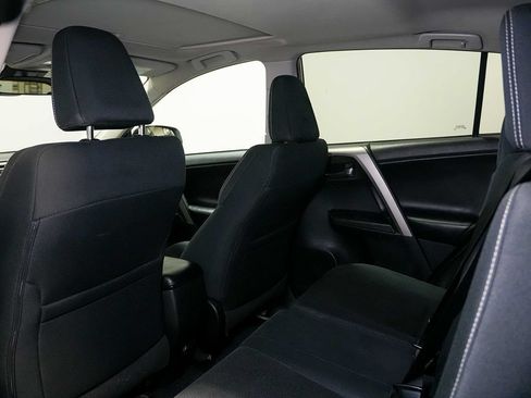 Used 2018 Toyota RAV4 XLE FWD image 16