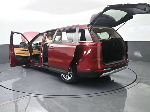 Used 2023 Kia Carnival LX w/ Paint Protection Package FWD image 76