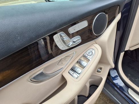 Used 2022 Mercedes-Benz GLC 300 4MATIC image 19