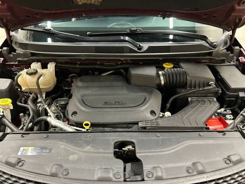 Used 2019 Chrysler Pacifica Touring-L Plus w/ S Appearance Package FWD image 16