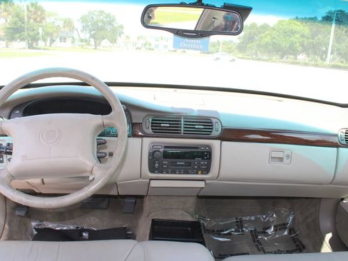 Used 1999 Cadillac De Ville D'Elegance FWD image 11