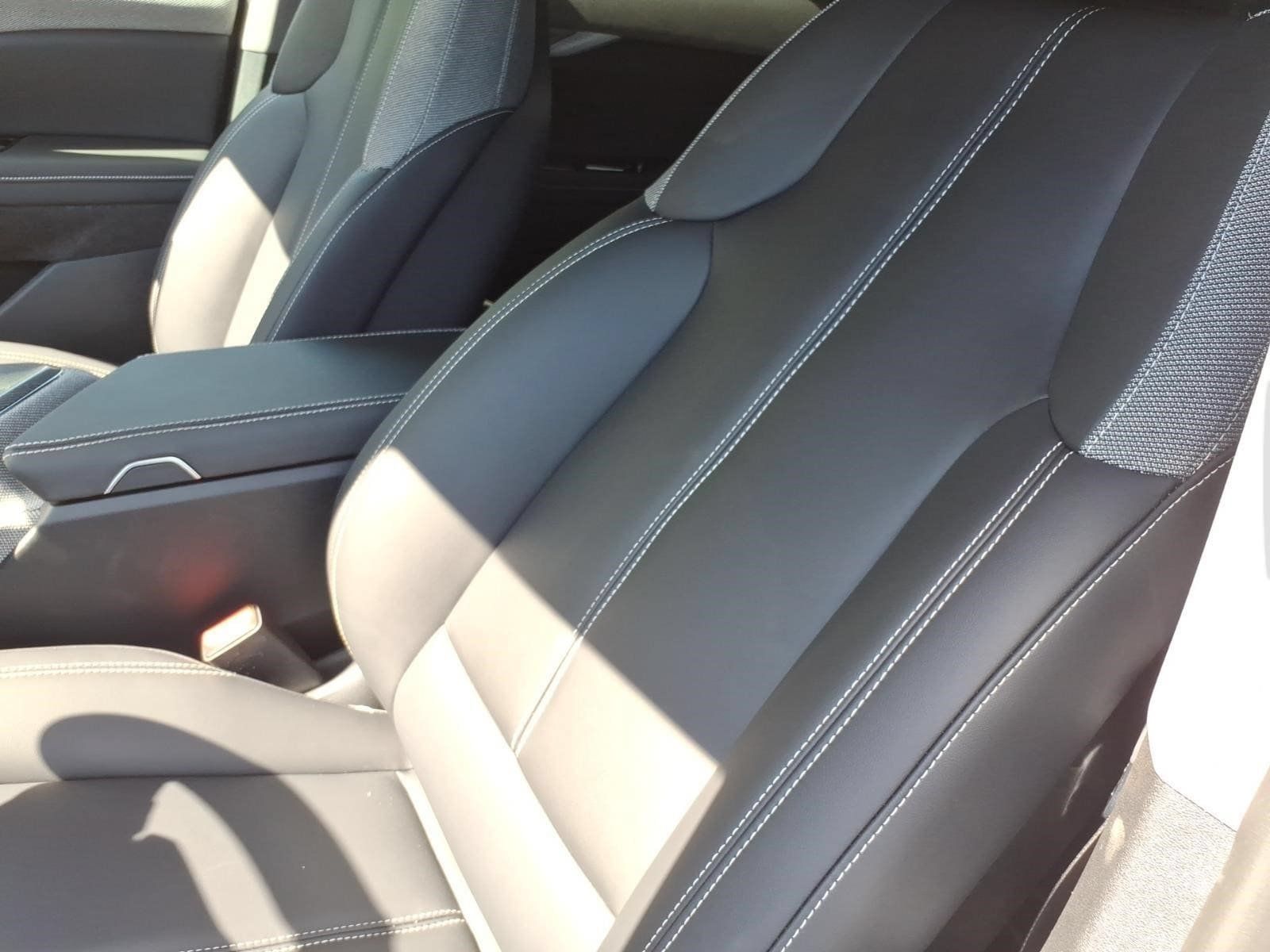 New 2027 Cadillac Optiq Luxury w/ LPO, Floor Liner Package AWD/4WD image 14