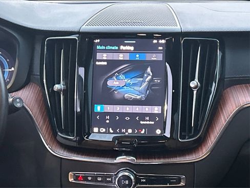 Used 2024 Volvo XC60 T8 Ultimate w/ Protection Package Premier image 17