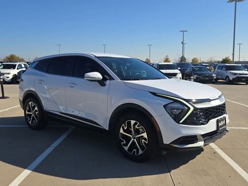 Used 2023 Kia Sportage EX image 8