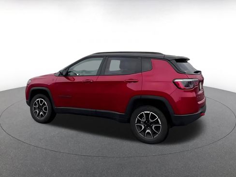 Used 2025 Jeep Compass Trailhawk image 8