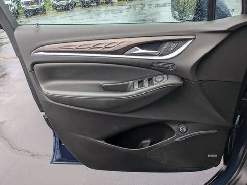 Used 2023 Buick Enclave Avenir AWD/4WD image 11