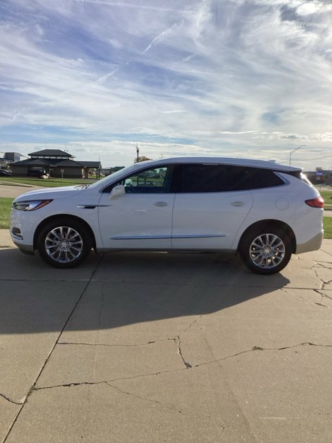 Used 2020 Buick Enclave Essence AWD/4WD image 2