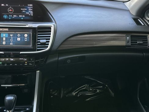 Used 2016 Honda Accord EX-L image 31