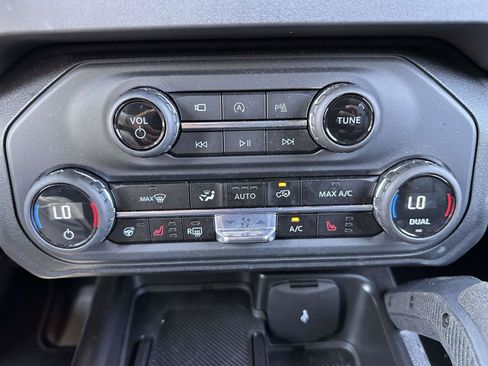 Used 2025 Ford Bronco Badlands AWD/4WD image 24