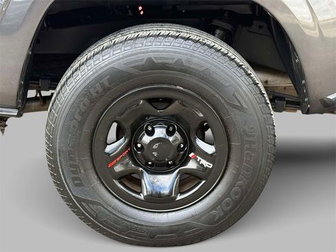 Used 2018 Toyota Tacoma SR w/ SR Convenience Package image 13