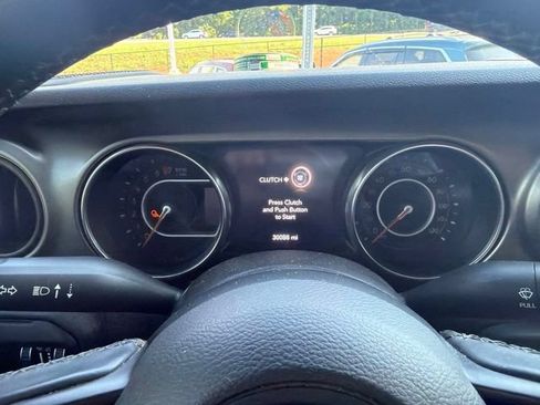 Used 2021 Jeep Gladiator Sport AWD/4WD image 17