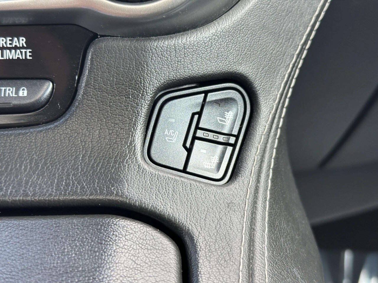 Used 2016 Chevrolet Tahoe LTZ AWD/4WD image 43