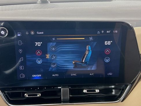 New 2026 Chevrolet Equinox ACTIV image 16