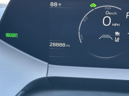 Certified 2024 Toyota Prius LE FWD image 24