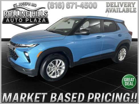Used 2025 Chevrolet TrailBlazer LS w/ LS Convenience Package FWD image 1