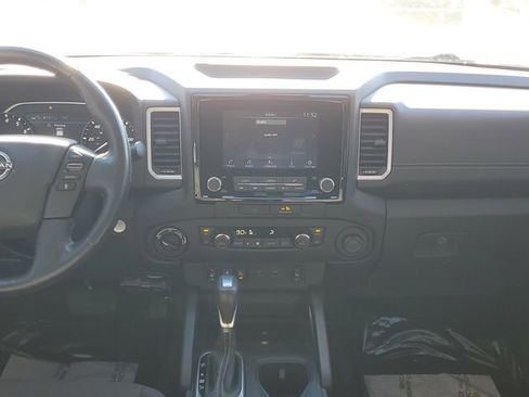 Used 2022 Nissan Frontier SV image 25