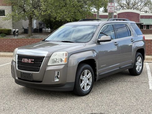 Used 2010 GMC Terrain SLE image 1
