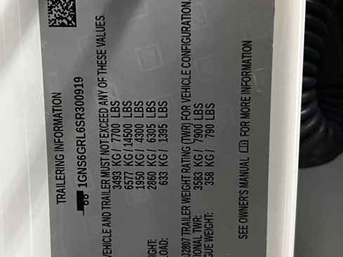 Certified 2025 Chevrolet Suburban High Country AWD/4WD image 32