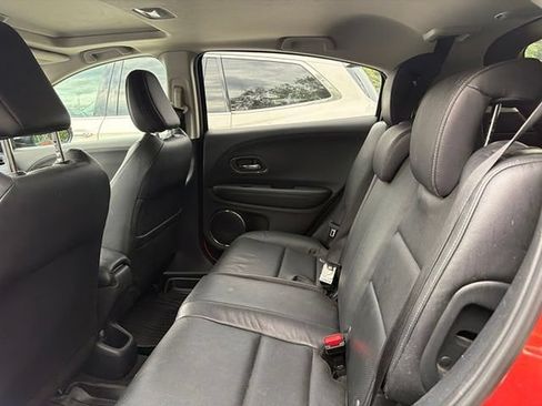 Used 2020 Honda HR-V Touring image 16