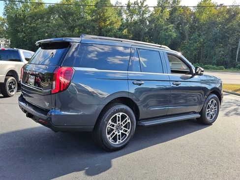 New 2025 Ford Expedition Active image 17