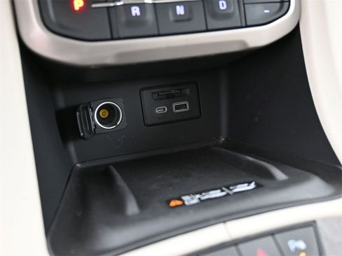 Used 2023 GMC Acadia Denali image 24