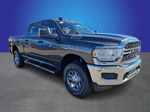Used 2024 RAM 2500 Tradesman w/ Chrome Appearance Group image 3
