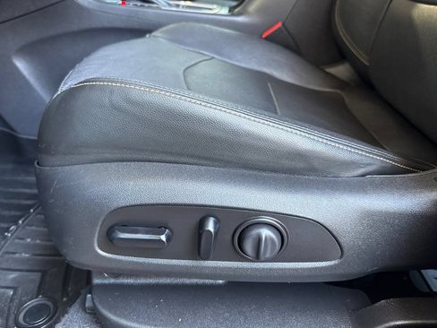 Used 2020 Chevrolet Equinox Premier AWD/4WD image 12