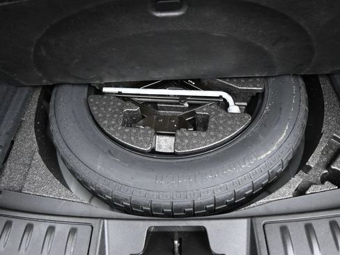 Used 2020 Land Rover Range Rover Evoque SE AWD/4WD image 32