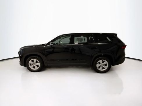 Certified 2025 Toyota Grand Highlander FWD image 4