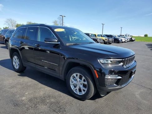 Used 2023 Jeep Grand Cherokee Limited AWD/4WD image 7
