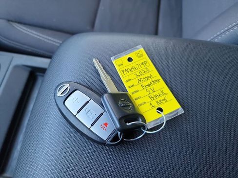 Used 2023 Nissan Frontier SV image 39