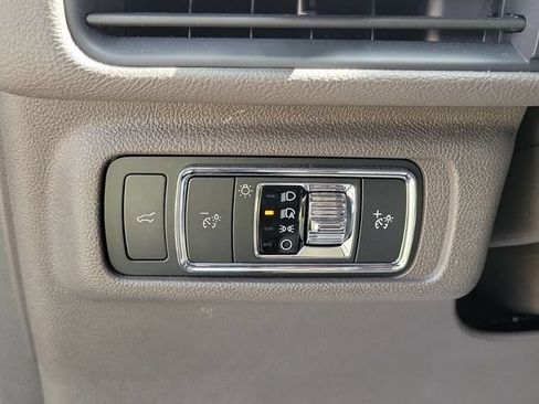 Certified 2022 Lincoln Corsair FWD w/ Equipment Group 101A image 11