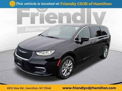 New 2026 Chrysler Pacifica Select