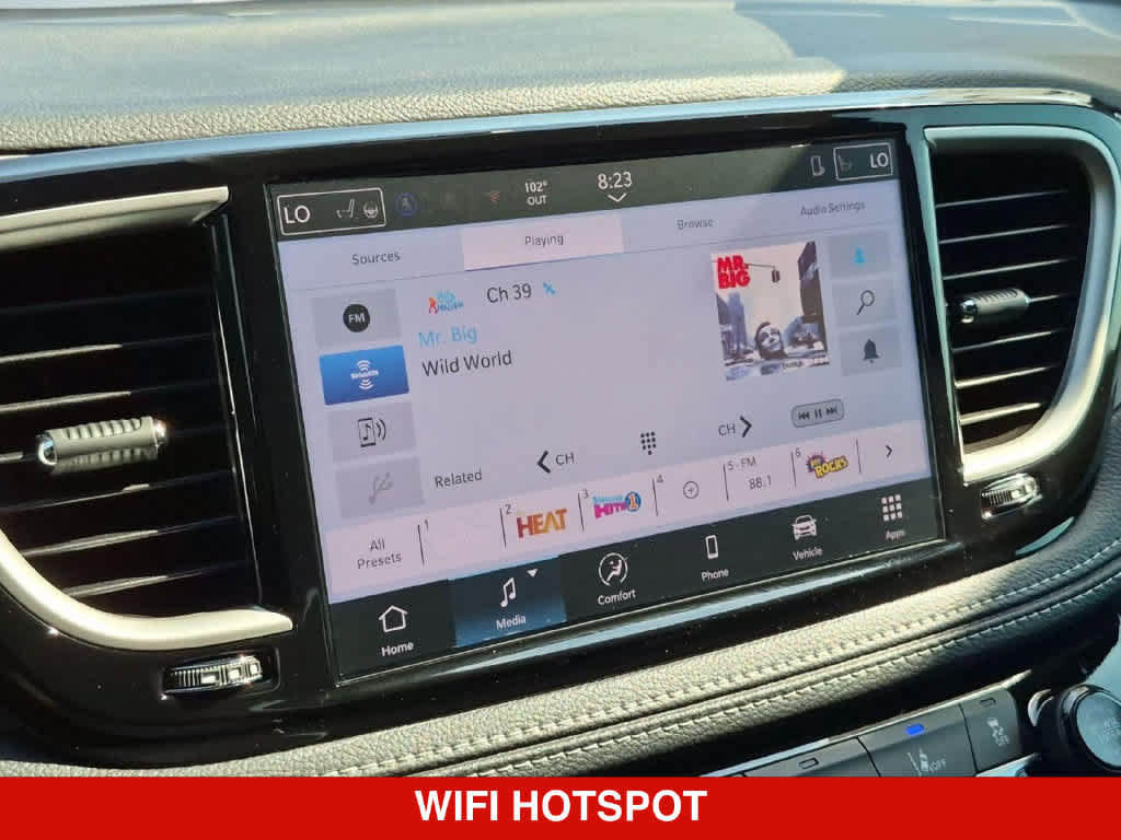 New 2027 Chrysler Pacifica Select FWD image 26