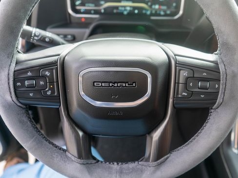 Used 2024 GMC Sierra 2500 Denali Ultimate image 18