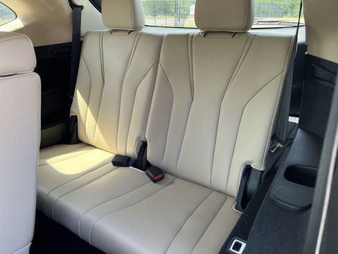 Used 2022 Acura MDX FWD w/ Technology Package image 11