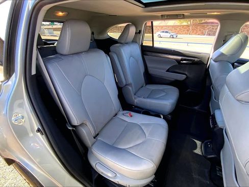 Used 2020 Toyota Highlander Platinum AWD/4WD image 20