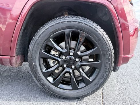 Used 2021 Jeep Grand Cherokee Laredo X image 34