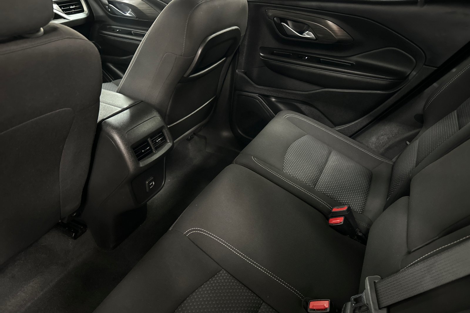 Used 2022 GMC Terrain SLE w/ Driver Convenience Package FWD image 14
