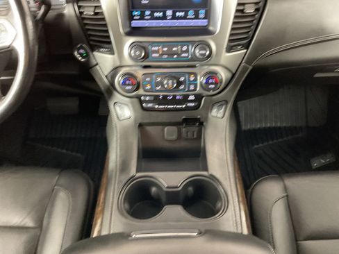 Used 2019 Chevrolet Tahoe LT w/ Luxury Package image 14