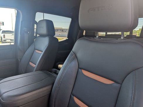 Used 2025 GMC Sierra 1500 AT4 w/ Technology Package AWD/4WD image 21