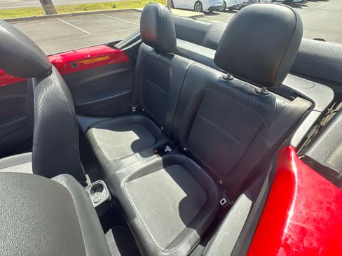 Used 2019 Volkswagen Beetle 2.0T S FWD image 12
