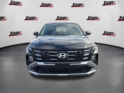 Certified 2025 Hyundai Tucson SE image 2