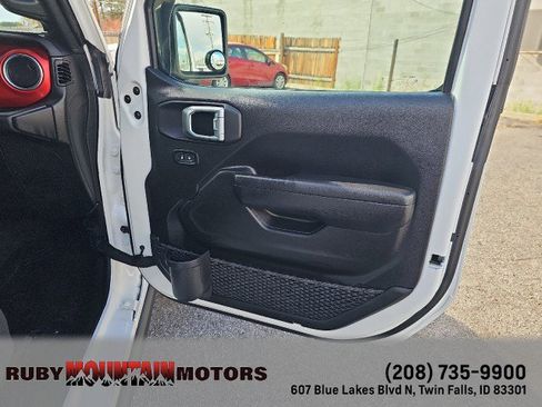 Used 2023 Jeep Gladiator Rubicon w/ Cold Weather Group image 41