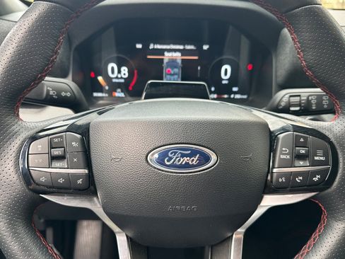 Used 2025 Ford Explorer ST-Line w/ ST-Line Street Pack image 37