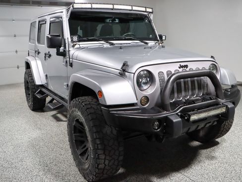 Used 2013 Jeep Wrangler Unlimited Sahara w/ Mopar Chrome Edition Group image 5